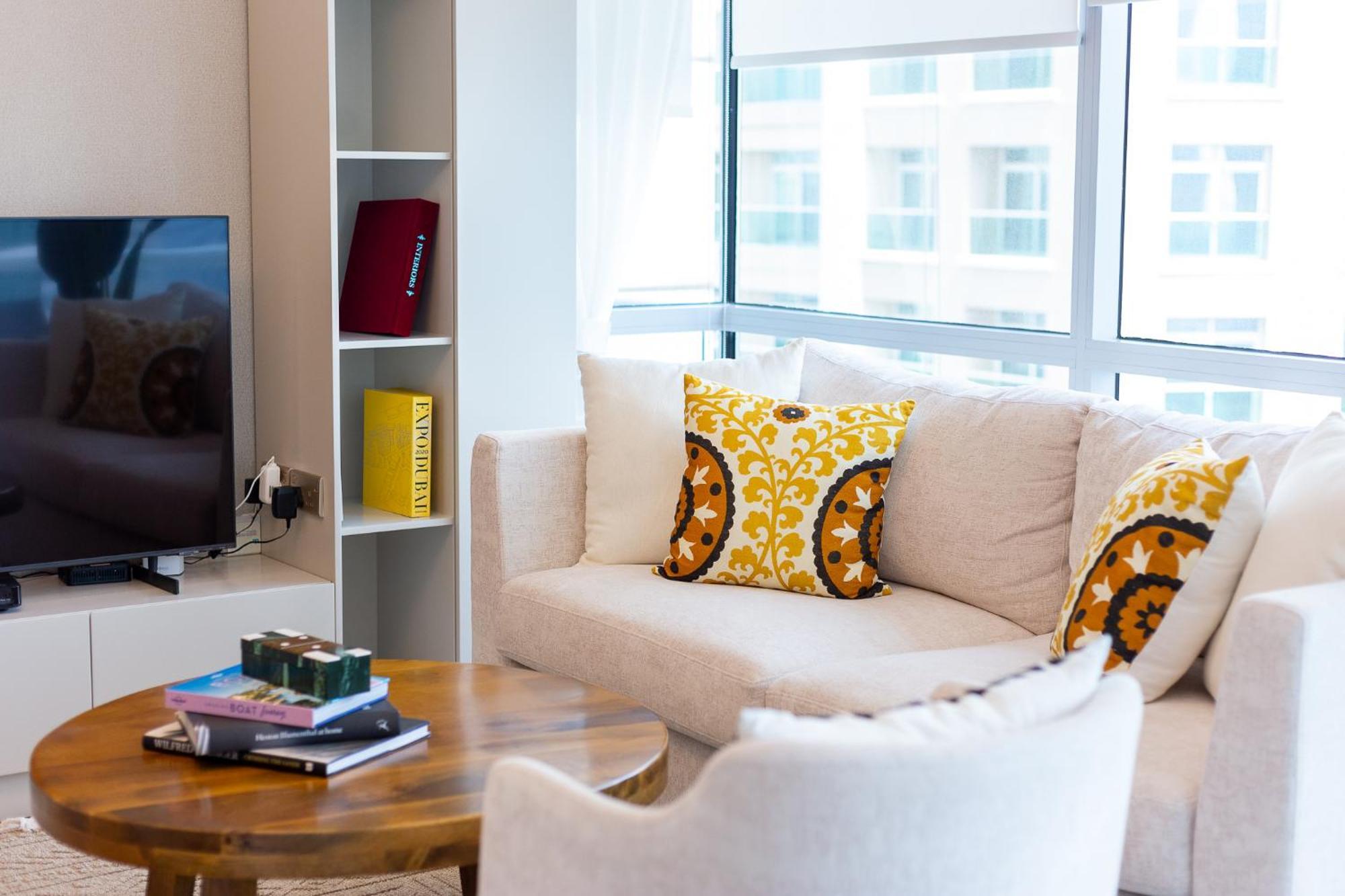 Charming Brand New 2Br Close To The Beach Дубай Екстериор снимка