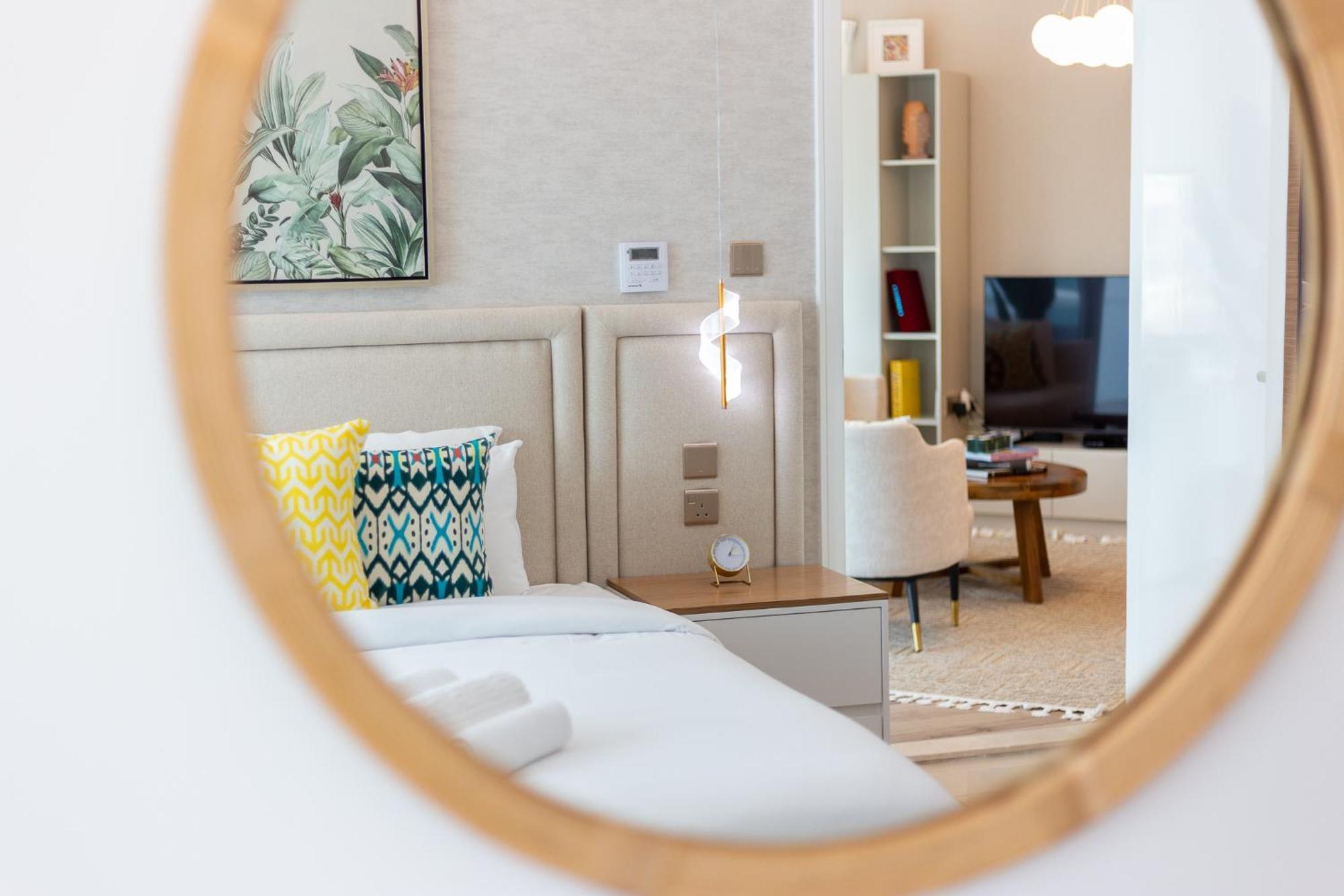 Charming Brand New 2Br Close To The Beach Дубай Екстериор снимка